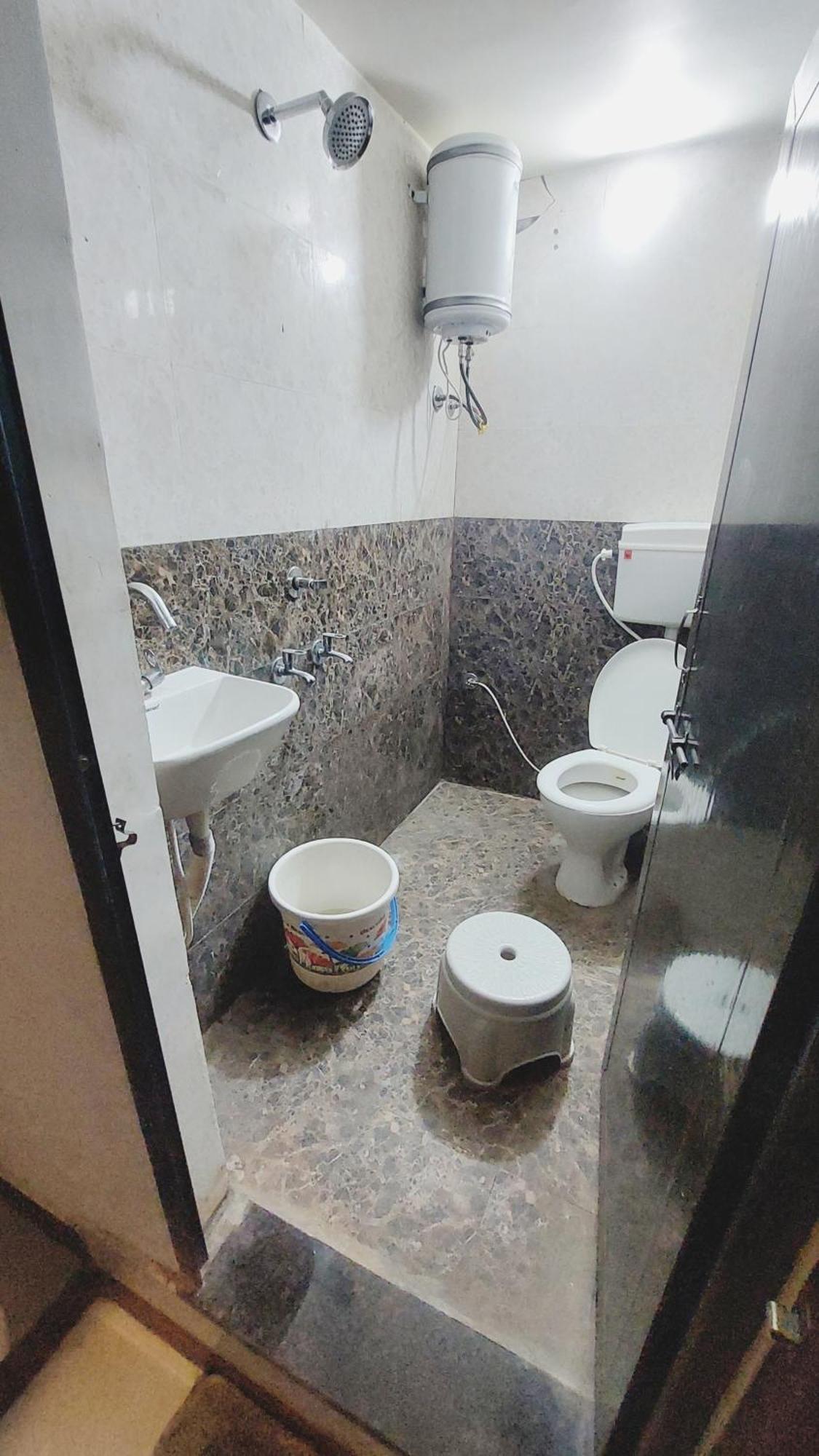 Hotel Prakash Palace Уджайн Екстериор снимка